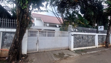 Jual Rumah Megah LT 945 m2 di Kemang, Jakarta Selatan