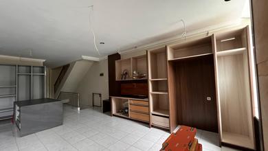 Jual Ruko Gandeng Pantai Indah Kapuk Jakarta Utara Baru Renovasi