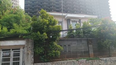 Jual Rumah Siap Huni area Kemanggisan, Jakarta Barat, Luas 896 m2