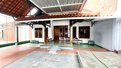 Rumah Modern Luas 329 Jual area papandayan, Semarang