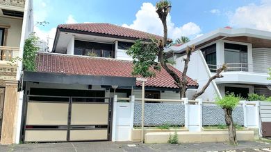 Penawaran Langka, rumah Mewah di Kebon Jeruk, Jakarta Barat, LB 243m²