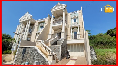 Rumah Eksklusif Luas 200 m2, area Ngaliyan, Semarang