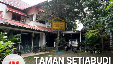 Rumah Modern Luas 374 Jual di Banyumanik, Semarang