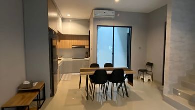 Rumah Modern Luas 84 Jual di BSD, Tangerang