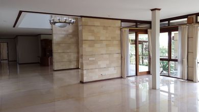 Jual Segera Rumah Elit di Setiabudi, Bandung, LT 1545 m2