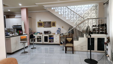 Rumah Bagus di Pluit Timur Residence, Hadap Selatan
