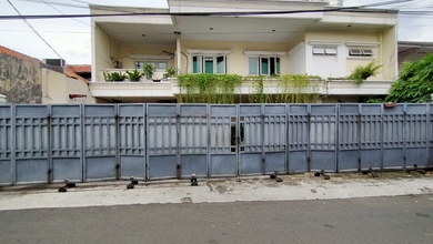 Rumah Sederhana area Tebet, Jakarta Selatan, LT 360 m2