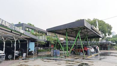 Dijual Ruko Luas  Siap Dipakai Menghadap Jalan Besar
