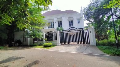 Rumah Minimalis di Pondok Indah, Jakarta Selatan, LT 627 m2