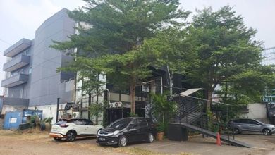 Kantor & Cafe harga miring jarang ada lapangan bola kebon jeruk lt 1.694mtr 