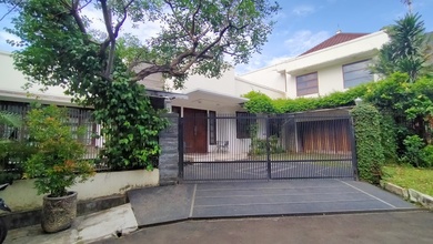 Rumah Mewah Luas 770 m2, di Kemang, Jakarta Selatan