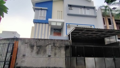 Jual Cepat Rumah Mewah area Intercon, Jakarta Barat, Luas 294 m2