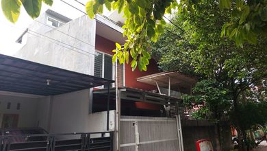 Jual Rumah Siap Tinggal di Galaxy, Bekasi, Luas 216 m2