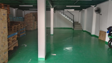 Dijual Gudang di Bizzpark Daan Mogot, 400m² Renovasi 3 Lantai Ada Lift Barang Siap Pakai HGB Jarang Ada!