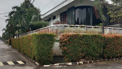 Jual Segera Rumah Mewah area Green garden, Jakarta Barat, LT 717 m2