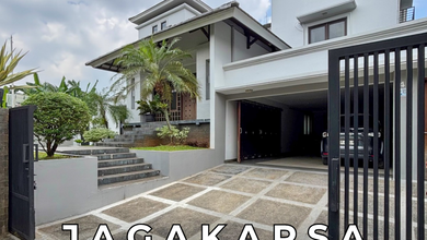 Rumah Terawat Siap Huni Hadap Selatan Dalam Komplek Di Jagakarsa