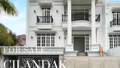 Rumah Mewah di Cilandak, Jakarta Selatan, 4 KT, LT 247m²