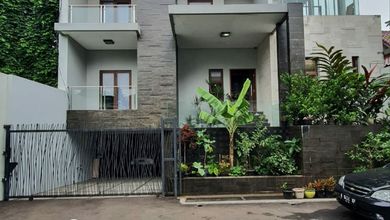 Rumah Area Premium Permata Hijau, Jakarta Selatan - Harga Menarik 11,5 Miliar