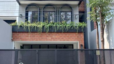 For Sale rumah Premium di Pondok Indah, Jakarta Selatan - LT 140m²