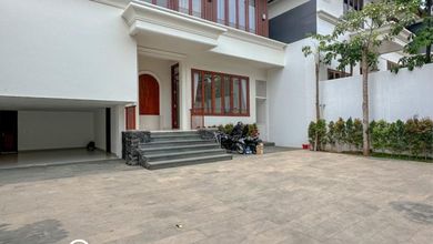Hunian Mewah di Kawasan Kemang, Jakarta Selatan, LB 650m², Harga 29 Miliar