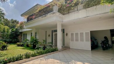 Hunian Mewah di Menteng, Jakarta Pusat, 5 Kamar Tidur, LT 785m²