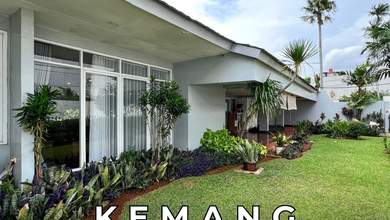 Rumah 1 Lt. Cantik Dan Siap Huni Dalam Komplek Tenang Di Kemang