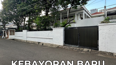 Hot Sale Rumah 2 Lt. Hitung Tanah di Dharmawangsa Kebayoran Baru