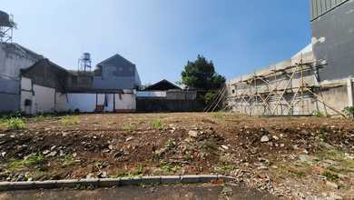 Tanah Luas 180 m2 Area Strategis Setra Duta, Dijual Murah