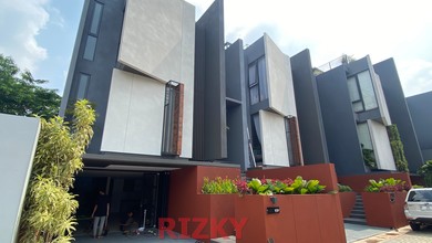 Rumah Modern Luas 120 Jual di Kebayoran Lama, Jakarta Selatan