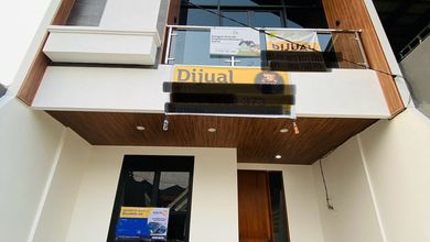 Jual Rumah Megah Luas 120 m2 di Graha Raya, Tangerang