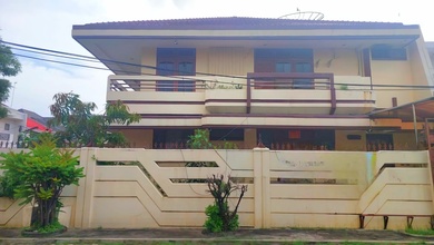 Rumah Modern di Green garden, Jakarta Barat, LT 360 m2