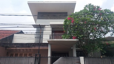 Jual Rumah Megah Luas 260 m2 Kawasan Pondok Indah, Jakarta Selatan