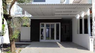 Jual Rumah Cantik Luas 180 m2 area Lakarsantri, Surabaya
