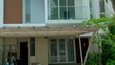 Rumah Megah Unfurnished Lokasi Strategis Daerah Metland Puri