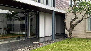 Jual Rumah Eksklusif Luas 1104 m2 di Gading Serpong, Tangerang