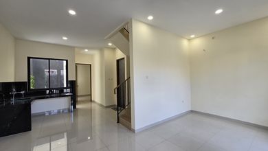 Jual Rumah Mewah Luas 96 m2 Area Alam Sutera, Tangerang