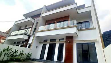 Rumah Modern area BSD Nusaloka, Tangerang, LT 250 m2