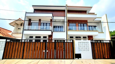Rumah Modern Luas 180 Jual area BSD, Tangerang