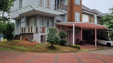 Rumah Mewah Luas 130 m2, di BSD Nusaloka, Tangerang