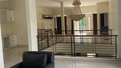 Jual Rumah Megah LT 250 m2 di BSD Griya Loka, Tangerang
