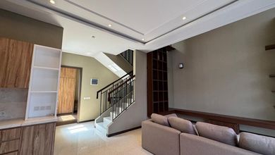Rumah Modern Luas 120 Jual area BSD City, Tangerang