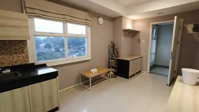 Jual Unit Apartemen Siap Ditempati 2BR Semi Furnished Kondisi Baik