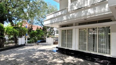 Disewakan Ruang Usaha 11 Kamar Tidur di Riau Bandung – SHM, Strategis, Siap Pakai!