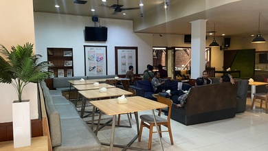 Ruang Usaha Lokasi Strategis di Mainroad, Jl. Riau Bandung Kota