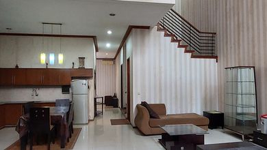 Rumah Elit Luas 246 m2, di Pajajaran, Bandung
