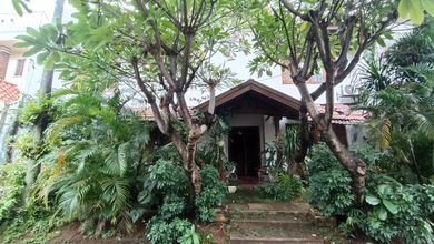 Jual Rumah Cantik Luas 195 m2 di Pejaten, Jakarta Selatan