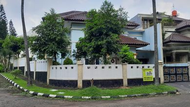 Rumah Modern area Lebak Bulus, Jakarta Selatan, LT 456 m2