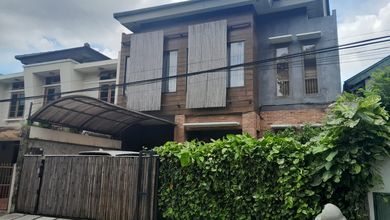 Jual Rumah Bagus Luas 180 m2 area Bintaro, Tangerang Selatan