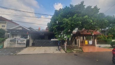 Rumah Eksklusif LT 240 m2, area Bintaro, Jakarta Selatan