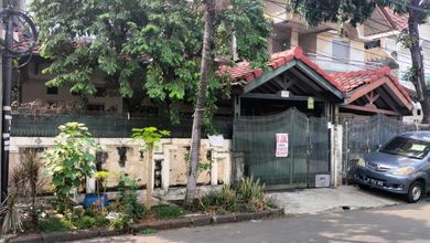 Jual Rumah Bagus LT 127 m2 di Kebon Jeruk, Jakarta Barat